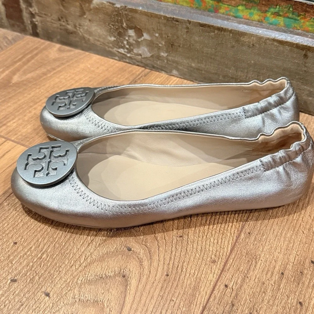 Tory Burch Leather Reva Silver Metallic Ballet Flats Elastic Back Size 7 M - Picture 3 of 8